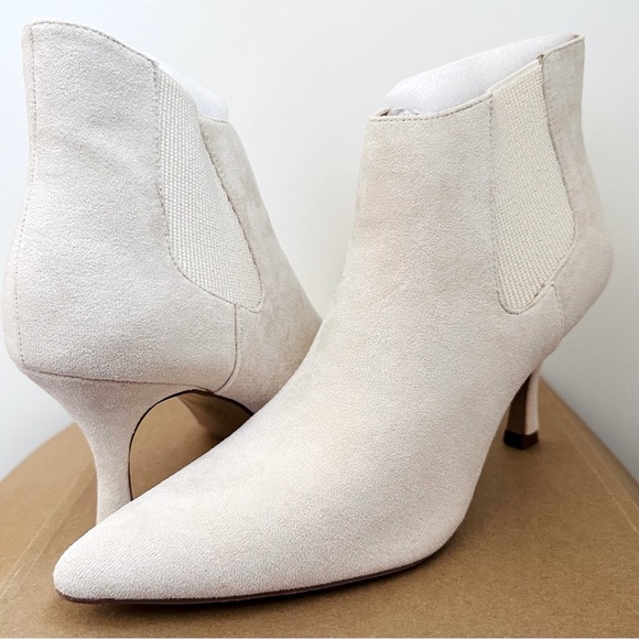 Journee White Ankle Boots Booties - Size 10 - Picture 4 of 12